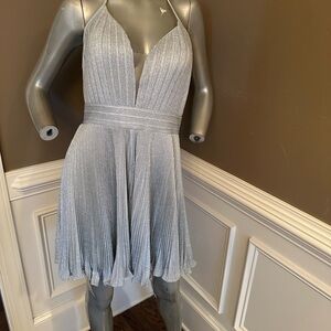 NWT JOVANI Halter Glittery Sliver Plunge Halter Mini Dress Sz 8